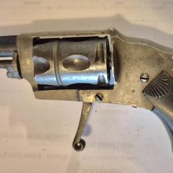 Revolver hammerless 6mm percussion.centrale tres bon etat de fonctionnement et de presenation