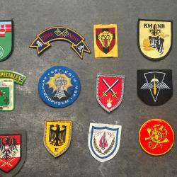 Lot N&deg;1 de 12 patchs militaires et polices  - 1� sans prix de r&eacute;serve