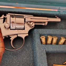 Revolver r&eacute;glementaire 11/73 Chamelot & Delvigne D, magnifique..