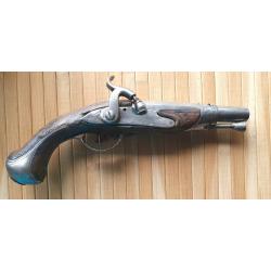 Pistolet a silex transform&eacute; percussion