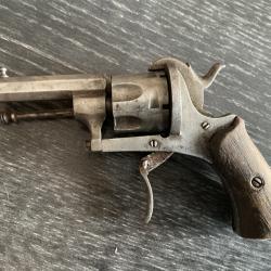 Revolver &agrave; broche