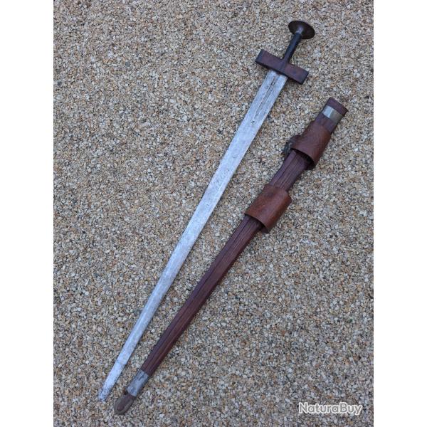 Beau sabre ou ancienne �p�e touareg Takouba, Afrique Nord, Alg�rie, Mali, Niger, poin�ons...