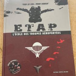 Une. &Eacute;cole des troupes a&eacute;roport&eacute;es