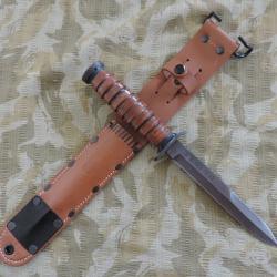 Reproduction de poignard USM3 et de fourreau USM6.
