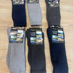 magnifique lot de paires de chaussettes a vendre aux ench&egrave;res 43/46 3000
