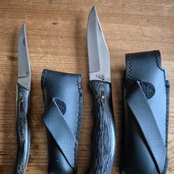Lot de 2 couteaux fixes avec &eacute;tuis cuir