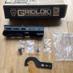Garde main M4 strike industries 8,5