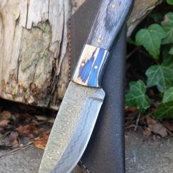 Skinner Couteau Damas Lame 256 Couches Lame Drop Point Manche Smoke Fabr Artisanale Etui Simili Cuir