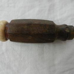 manche en bois d'un ancien outil