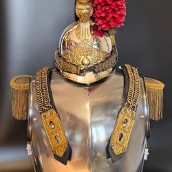 Casque et cuirasse d'officier de cuirassiers, mod&egrave;le 1872 (modifi&eacute; en 1874), Troisi&egrave;me R&eacute;publique.