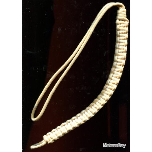 Fourrag�re tress�e de couleur beige  - � identifier