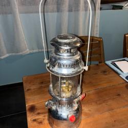 Lampe &agrave; p&eacute;trole marine