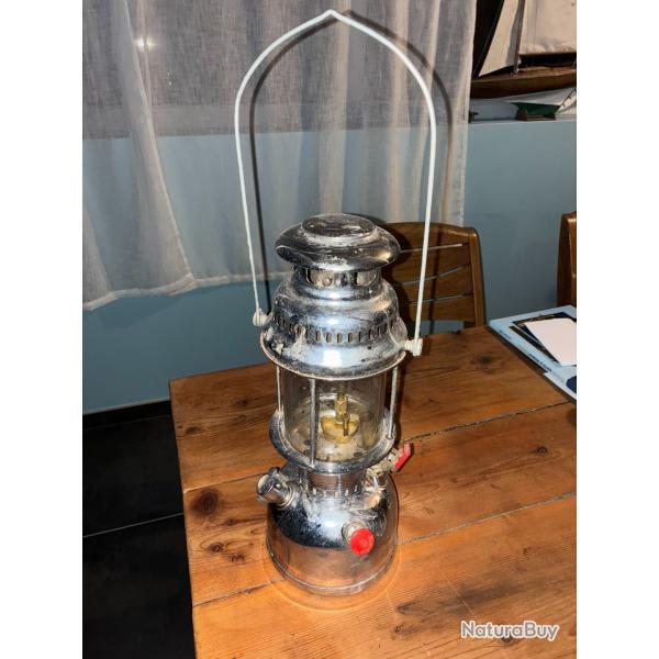Lampe � p�trole marine