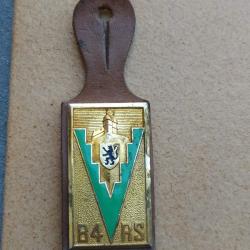INSIGNE ARMEE FRANCAISE 84 REGIMENT DE SOUTIEN DU TRAIN AVEC CUIR FABRICATION ARTHUS BERTRAND PARIS