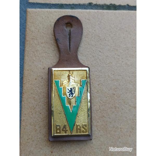 INSIGNE ARMEE FRANCAISE 84 REGIMENT DE SOUTIEN DU TRAIN AVEC CUIR FABRICATION ARTHUS BERTRAND PARIS