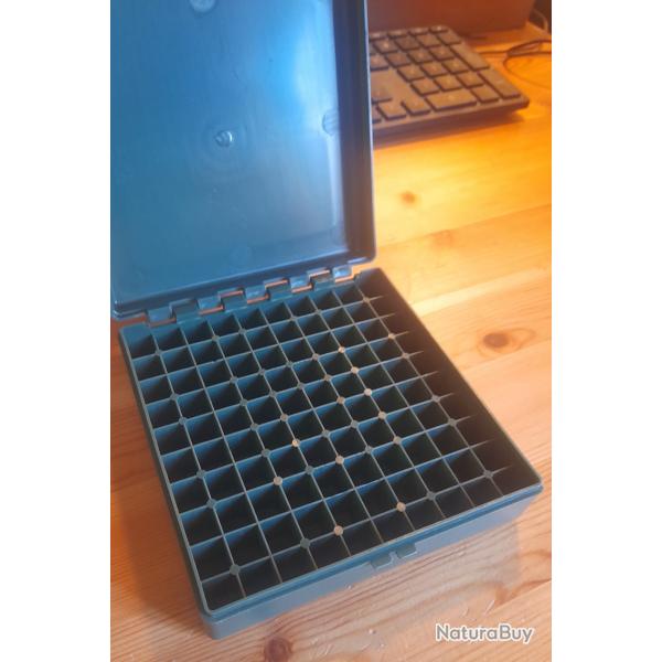 Bo�te de rangement pour 100 cartouches de calibre 9x19.