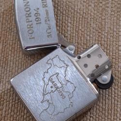 Zippo Forpronu 1994 2&egrave;me RIMa, Sarajevo, nominatif double face insigne. Rare
