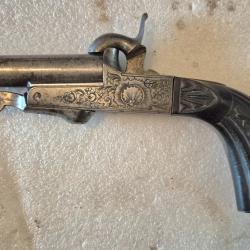 Pistolet de venerie 1 coup12 mm a broche .superbe etat avec de magnifiques gravures Apte aux tir
