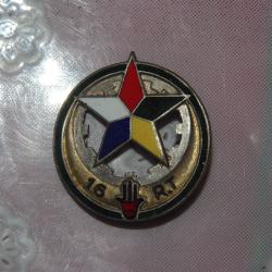 INSIGNE GUERRE ALGERIE :  16 &deg; REGIMENT  TIRAILLEURS  ---DRAGO  PARIS   G.1717