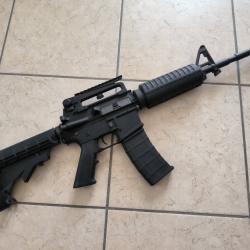 Magnifique M4 VFC VR16 M145 Classic avec &eacute;quipement (Airsoft AEG)