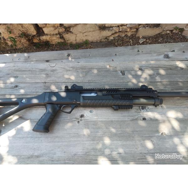 Fusil � pompe FABARM STF12 cat C + rallonge 4 coups.