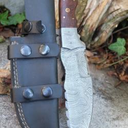 Beau Poignard Damas Lame Harpoon Mitres Damas 256 Couches Manche Bois Fabricat Artisanale Etui Cuir
