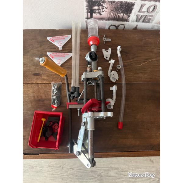 Press� de rechargement Lee Pro 4000 + Jeu d'outils