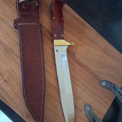 Magnifique dague de chasse Gerard Masse .Lame 22 cms manche en cocobolo &eacute;tui cuir