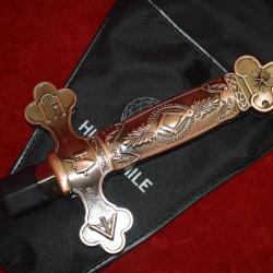 EPEE MACONNIQUE de c&eacute;r&eacute;monie r&eacute;tractable de voyage avec garde en bronze dor&eacute;
