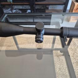 Lunette GPO SPECTRA 3-18x56i Id&eacute;al pour la chasse &agrave; l'approche ou aff&ucirc;t. Vendu neuve, sans rayure