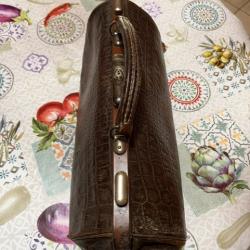 MALETTE TYPE WESTERN CROCO