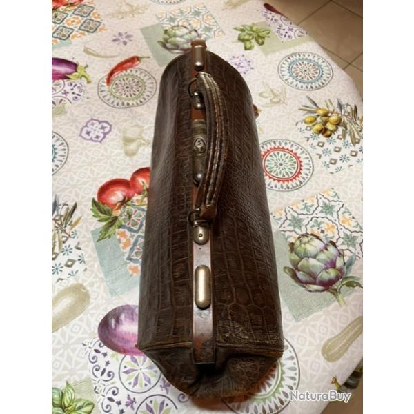 MALETTE TYPE WESTERN CROCO