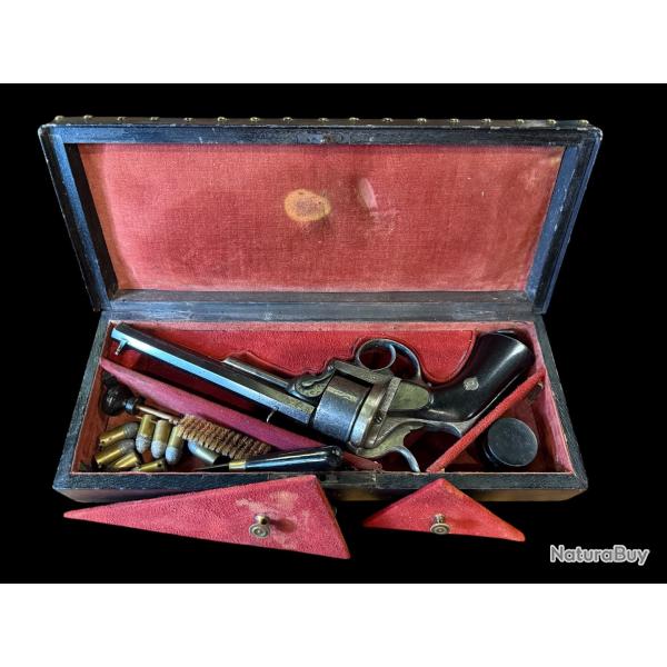 EXCEPTIONNEL REVOLVER LORON cal. 12mm � broche