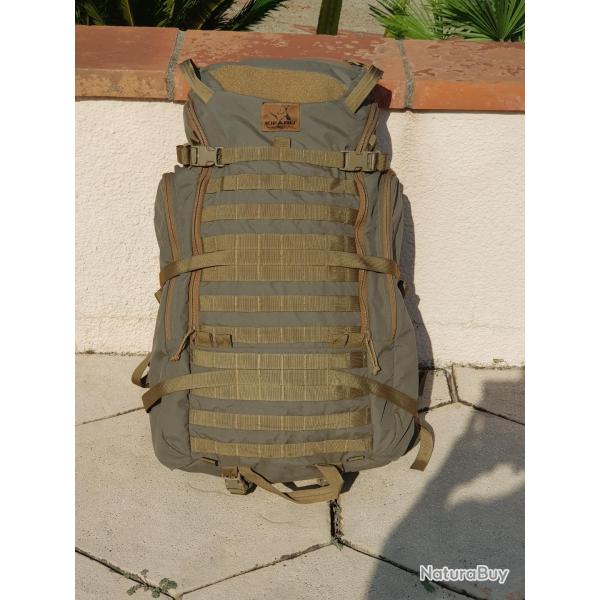 - Lot complet KIFARU (USA) : cadre de portage avec son sac de 72 litres plus un sac de 37 litres