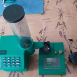 ENSEMBLE DE DOSAGE RCBS DOSEUSE ET BALANCE
