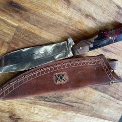 Couteau Damas type chasse combat