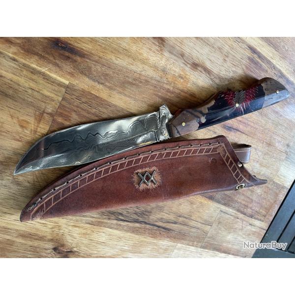 Couteau Damas type chasse combat