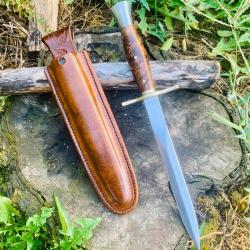 dague de chasse d'artisan / loupe de bouleau stabilis&eacute; / lame inox double tranchant