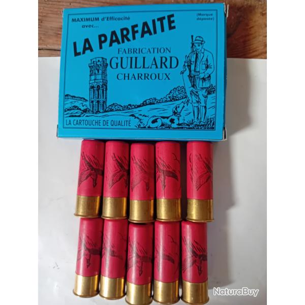 Bo�te de 10 belles cartouches anciennes cal 12 de la Cartoucherie Fran�aise  douilles cartons  rouge