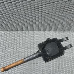 Porte pelle droite militaire