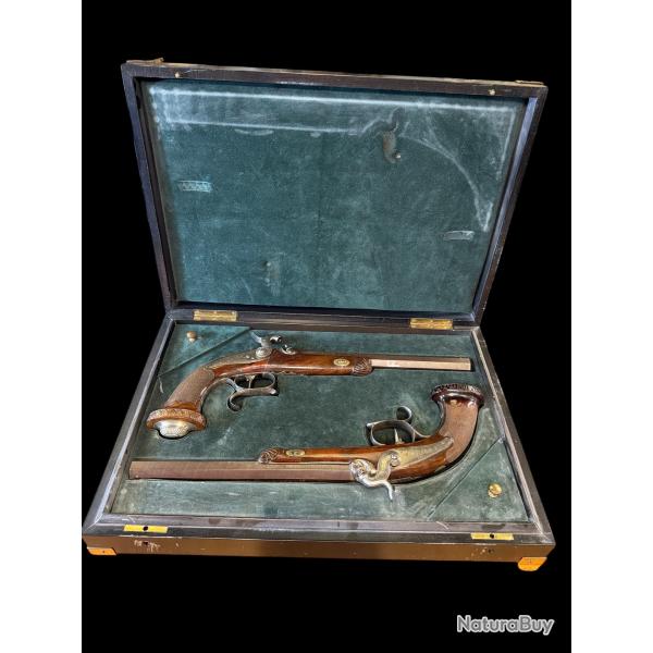 MAGNIFIQUE COFFRET PISTOLETS D'OFFICIER  type 1833 DE GRAND LUXE