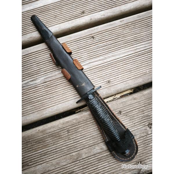 Dague Fairbairn poignard anglais gb WW2 ? ou post ww2 �poque a identifier