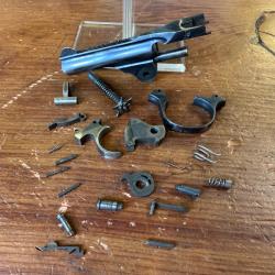 PI&Egrave;CES D&Eacute;TACH&Eacute;ES POUR IVER & JOHNSON cal. 38