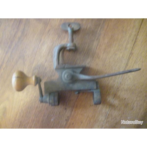 Sertisseuse a cartouche de marque DG fin XIX�me d�but XX�me