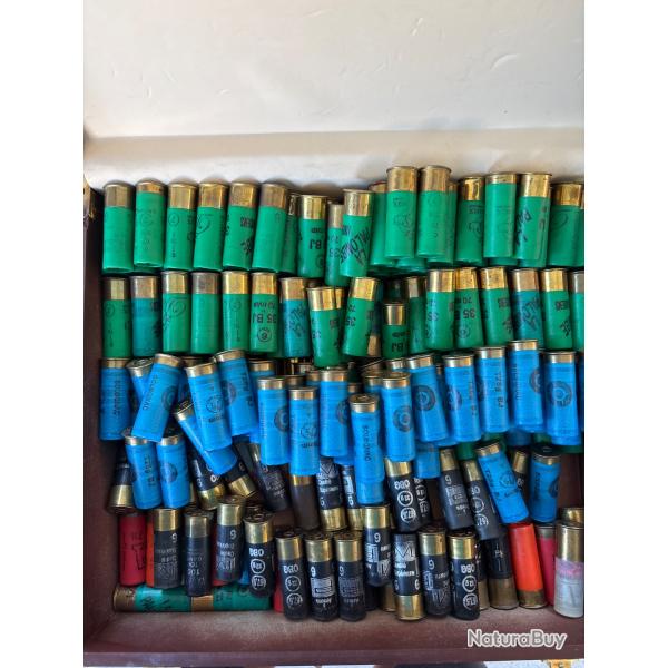 Je vends un lot de 200 cartouches de fusil de chasse calibre 12 70 mm' de marques diff�rentes