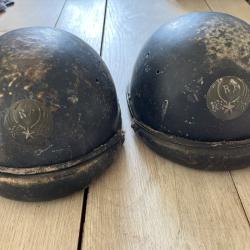 Deux casques modele 1935