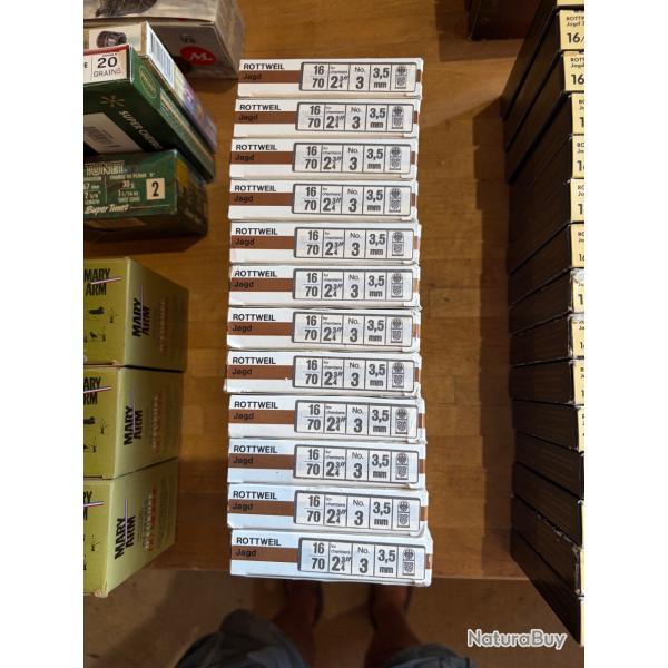 Lot de 12 bo�tes de 10 cartouches Rottweil carton, plomb num�ro 3, calibre 16/70, 31 grammes