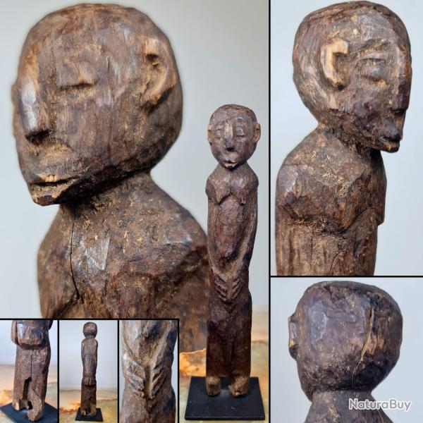 Ancienne statuette f�tiche Lobi socl�e (socle en acier), Burkina Faso