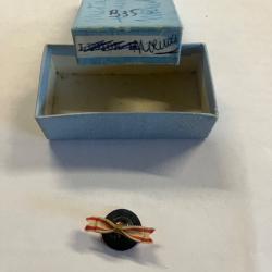 Barrette mets la militaire, 914, noeud double