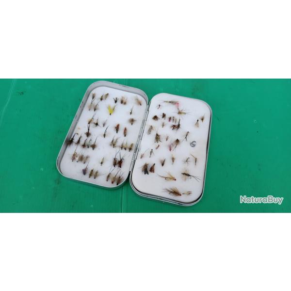 BOITE A MOUCHES RICHARD WHEATLEY EN ALU BROSSE AVEC PLUS DE 80 MOUCHES  .